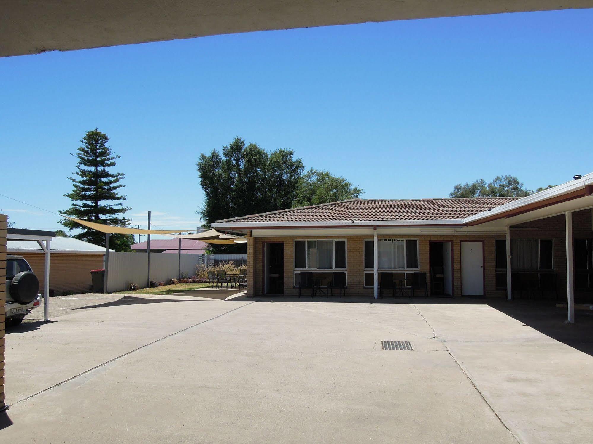 Jackaroo Apartments Moree Exterior photo