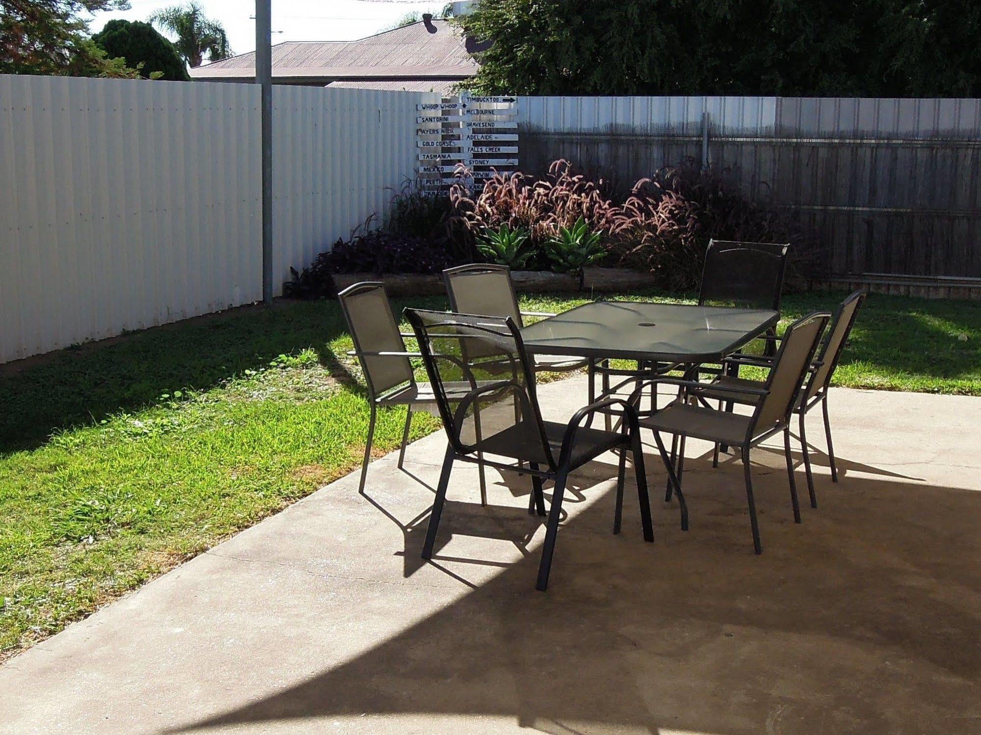 Jackaroo Apartments Moree Exterior photo